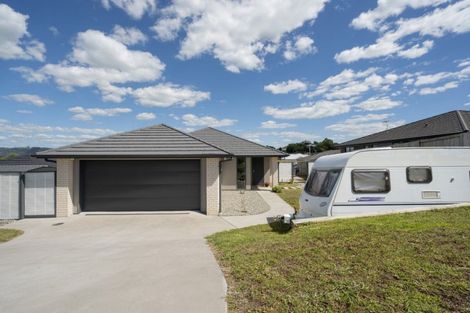 Photo of property in 4 Oyster Place, Omokoroa, 3114