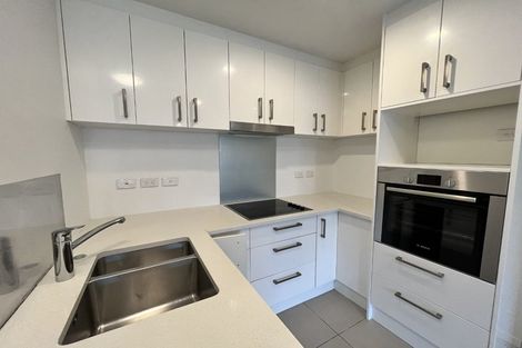 Photo of property in Apollo Apartments, 1/46g Rosedale Road, Rosedale, Auckland, 0632