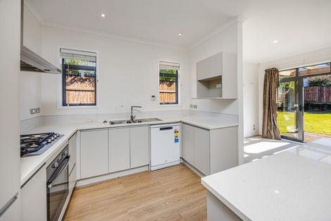 Photo of property in 6 Malbec Place, Huapai, Kumeu, 0810