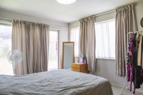 Photo of property in 102 Bond Crescent, Forrest Hill, Auckland, 0620