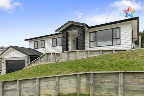 Photo of property in 8 Frankie Stevens Place, Riverstone Terraces, Upper Hutt, 5018