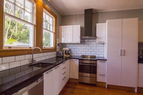 Photo of property in 8 North Crescent, Kaukapakapa, 0873