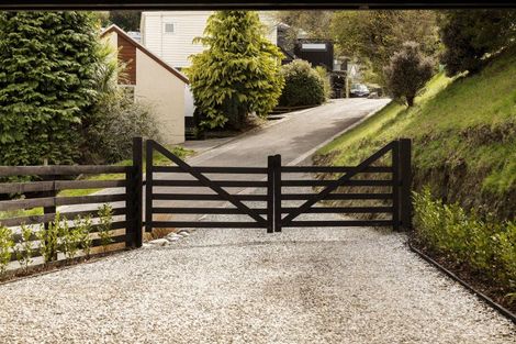 Photo of property in 12 Mackinnon Terrace, Sunshine Bay, Queenstown, 9300