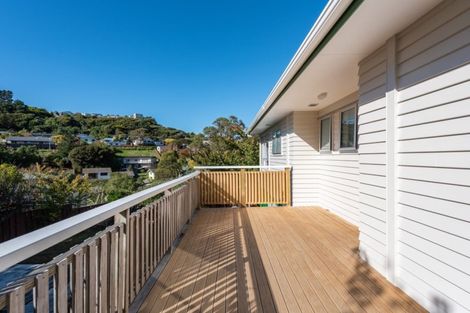 Photo of property in 28 Woolwich Close, Whitby, Porirua, 5024