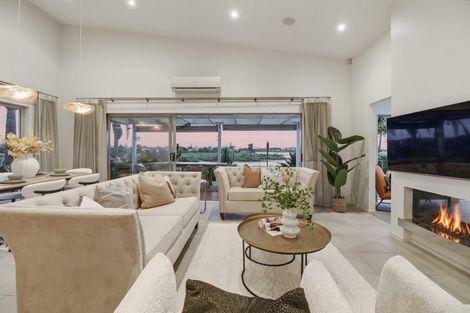 Photo of property in 48 Aurea Avenue, Pakuranga, Auckland, 2010