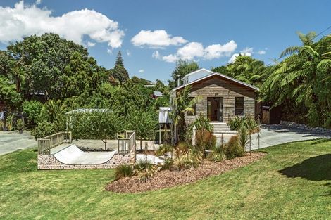 Photo of property in 18-22 Dixon Street, Oakura, 4314