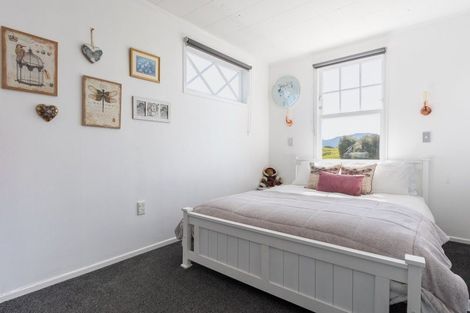 Photo of property in 35 Callender Terrace, Paraparaumu Beach, Paraparaumu, 5032