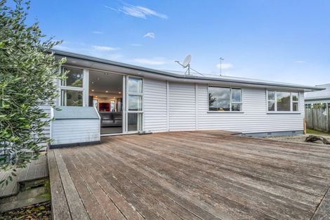 Photo of property in 61 Apollo Parade, Milson, Palmerston North, 4414