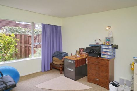 Photo of property in 2/23 Crofton Road, Harewood, Christchurch, 8051