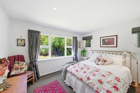 Photo of property in 32 Martindales Road, Heathcote Valley, Christchurch, 8022