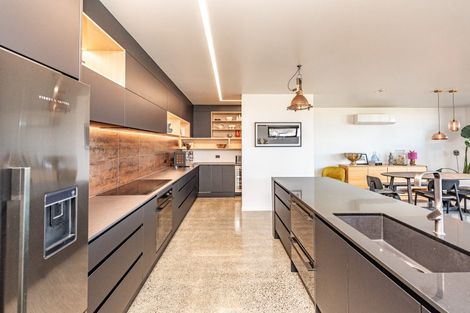 Photo of property in 24 Golf Vue Place, Castlecliff, Whanganui, 4501