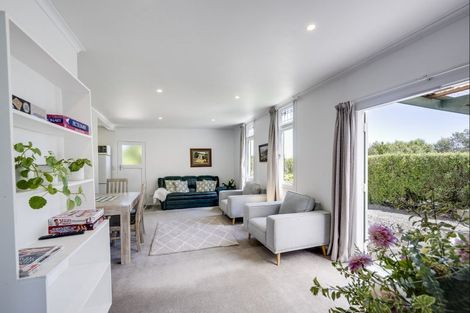 Photo of property in 84 Middle Road, Havelock North, 4130