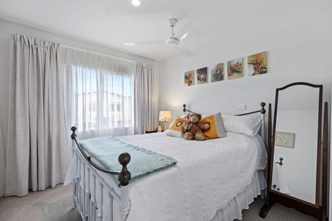 Photo of property in 11 Kamahi Crescent, Papamoa Beach, Papamoa, 3118