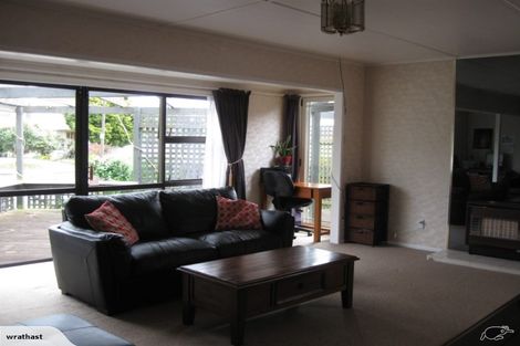 Photo of property in 1 Perth Place, Awapuni, Palmerston North, 4412