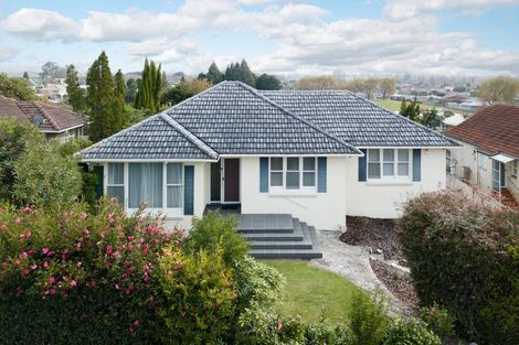 Photo of property in 56 Forest Lake Road, Forest Lake, Hamilton, 3200