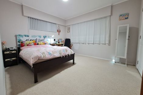 Photo of property in 1 Sunrise Lane, Te Atatu South, Auckland, 0610