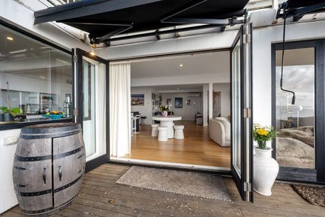 Photo of property in 2/259 Hurstmere Road, Takapuna, Auckland, 0622