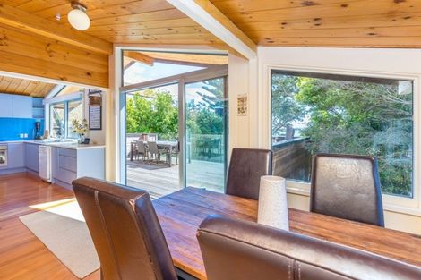 Photo of property in 2/58 Cliff Road, Torbay, Auckland, 0630