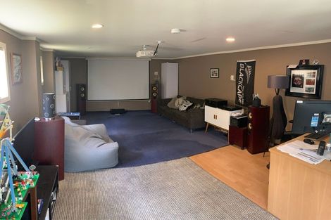 Photo of property in 10 Yeoman Place, Howick, Auckland, 2014