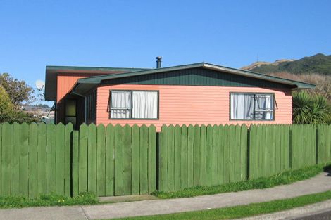Photo of property in 27 Te Arataura Street, Takapuwahia, Porirua, 5022
