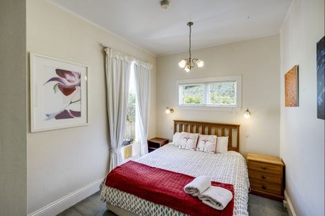 Photo of property in 36 Napier Terrace, Hospital Hill, Napier, 4110