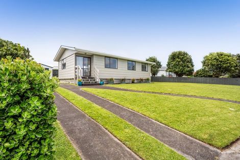 Photo of property in 18 Pohutukawa Drive, Opunake, 4616