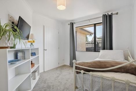 Photo of property in 107 High Street, Oxford, 7430