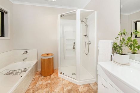 Photo of property in 21 Aspiring Terrace, Aotea, Porirua, 5024