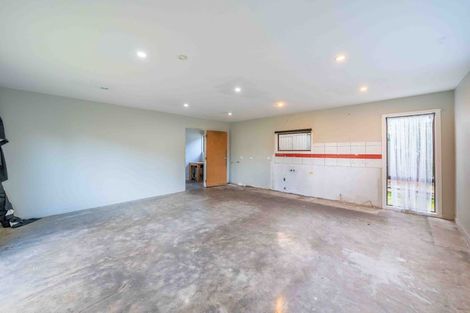 Photo of property in 6 Kirby Street, Glendene, Auckland, 0602