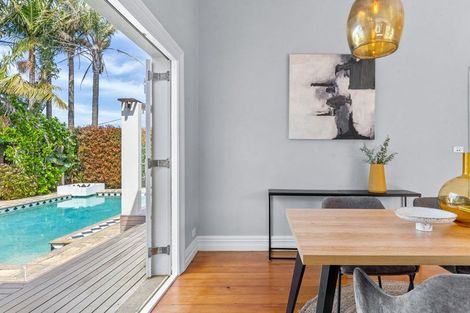 Photo of property in 14 Eversleigh Road, Belmont, Auckland, 0622