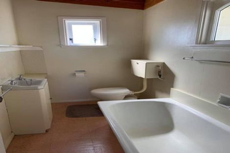 Photo of property in 18 Toru Road, Paraparaumu Beach, Paraparaumu, 5032