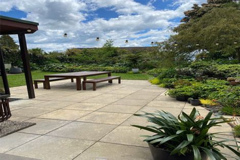 Photo of property in 2 Vista Place, Kawaha Point, Rotorua, 3010