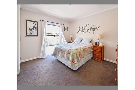 Photo of property in 6 Gills Avenue, Papakura, 2110