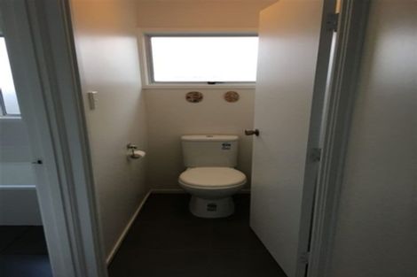 Photo of property in 2 Silverstone Place, Henderson, Auckland, 0612