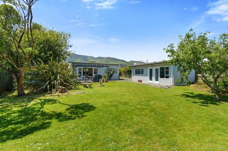 Photo of property in 10 Matai Street, Waikanae, 5036