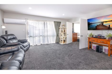Photo of property in 24f Wainoni Road, Wainoni, Christchurch, 8061