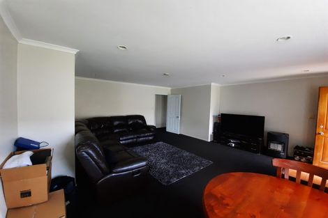 Photo of property in 10 Waldos Way, Mangere, Auckland, 2022
