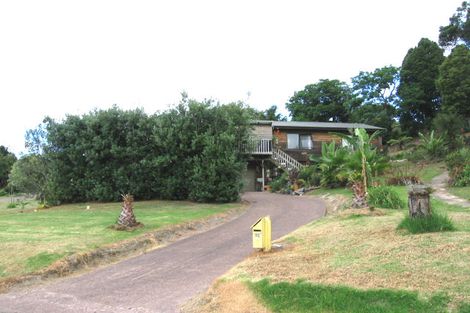 Photo of property in 32 Ocean Road, Surfdale, Waiheke Island, 1081