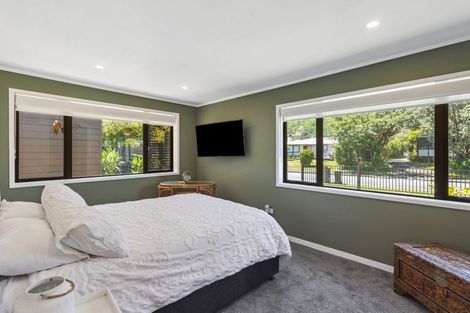 Photo of property in 4 Graham Grove, Waikanae, 5036