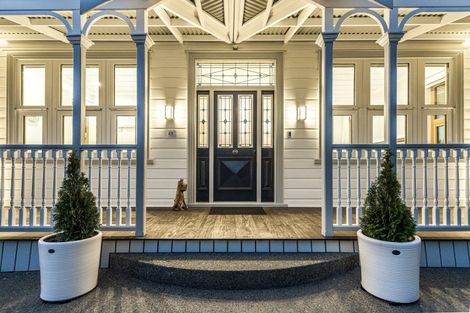 Photo of property in 48 Stanley Point Road, Stanley Point, Auckland, 0624