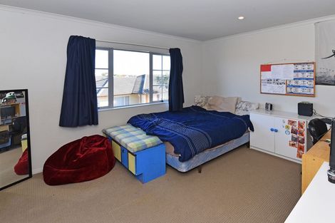 Photo of property in 52 Belfry Place, Wattle Downs, Auckland, 2103