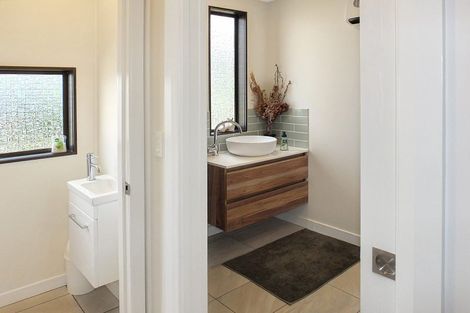 Photo of property in 22 Shortt Street, Foxton Beach, Foxton, 4815