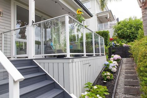 Photo of property in 43 Landmark Terrace, Orewa, 0931