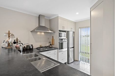 Photo of property in 22 Blanche Road, Papamoa Beach, Papamoa, 3118