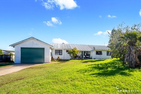 Photo of property in 17 Solveig Place, Randwick Park, Auckland, 2105
