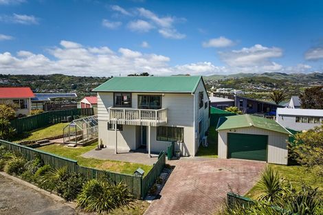 Photo of property in 33 Clipper Street, Titahi Bay, Porirua, 5022