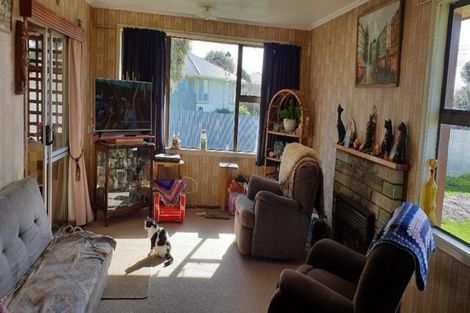 Photo of property in 19 Gloag Street, Waverley, 4510