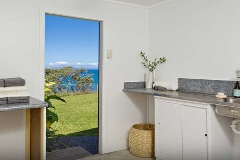 Photo of property in 973 Whangaparaoa Road, Tindalls Beach, Whangaparaoa, 0930