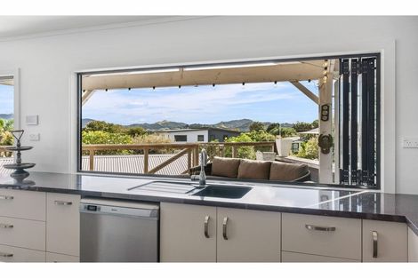 Photo of property in 2 Eveline Street, Mangawhai Heads, Mangawhai, 0505