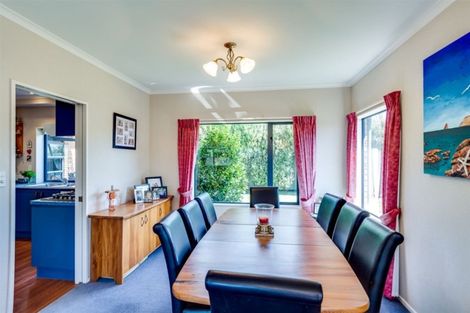 Photo of property in 16 Forbury Way, Taradale, Napier, 4112